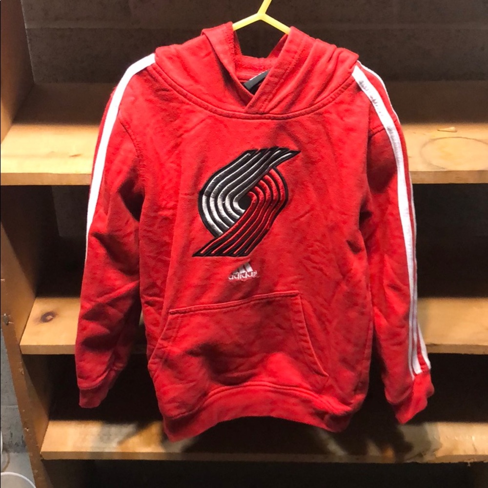 3/ $10 Boys Red Adidas Trailblazer Sweatshirt S/8